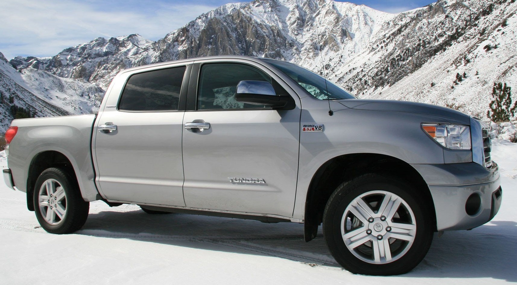 Перетяжка салона Toyota Tundra